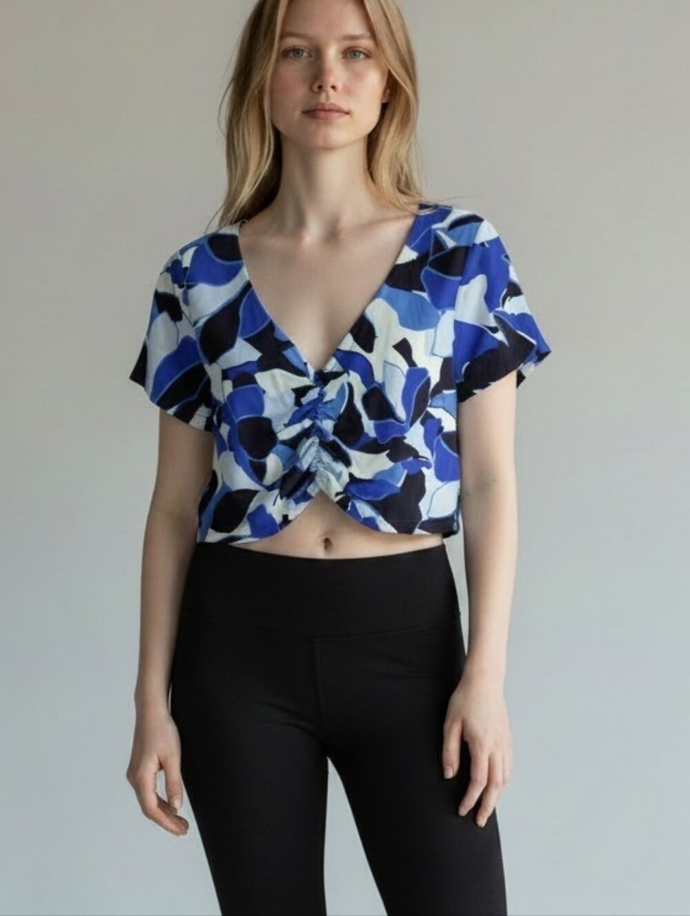 New Offline By Aerie Active Crop Top In Blue Abstract Print Size XXL